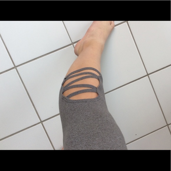 Capri Leggings Grey Detail - Picture 2 of 3